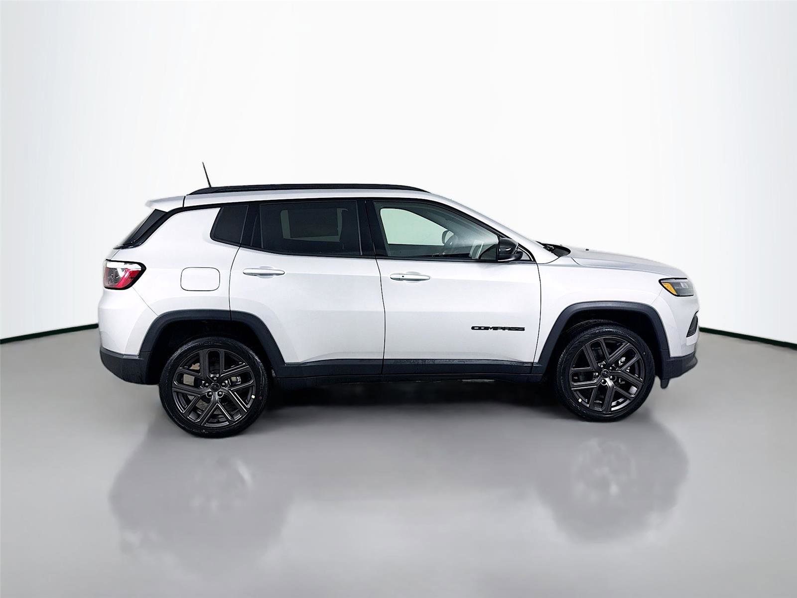 New 2026 Jeep Compass Latitude image 8