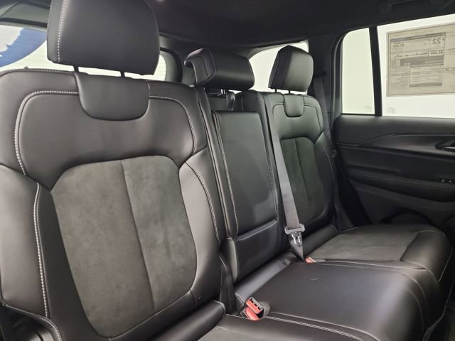New 2025 Jeep Grand Cherokee Altitude image 33