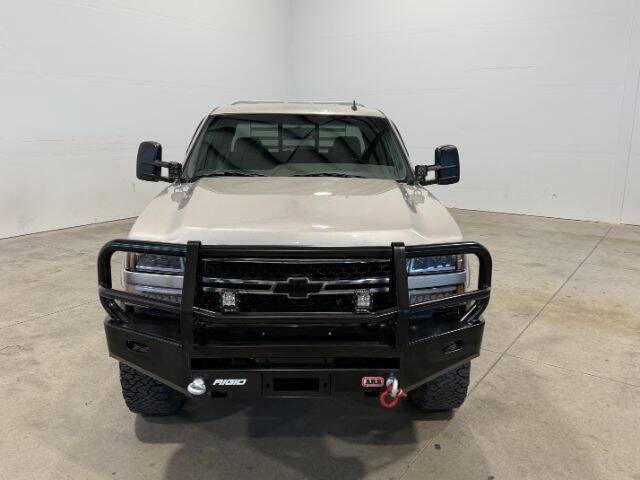Used 2006 Chevrolet Silverado 2500 LT w/ Heavy-Duty Power Package AWD/4WD image 4