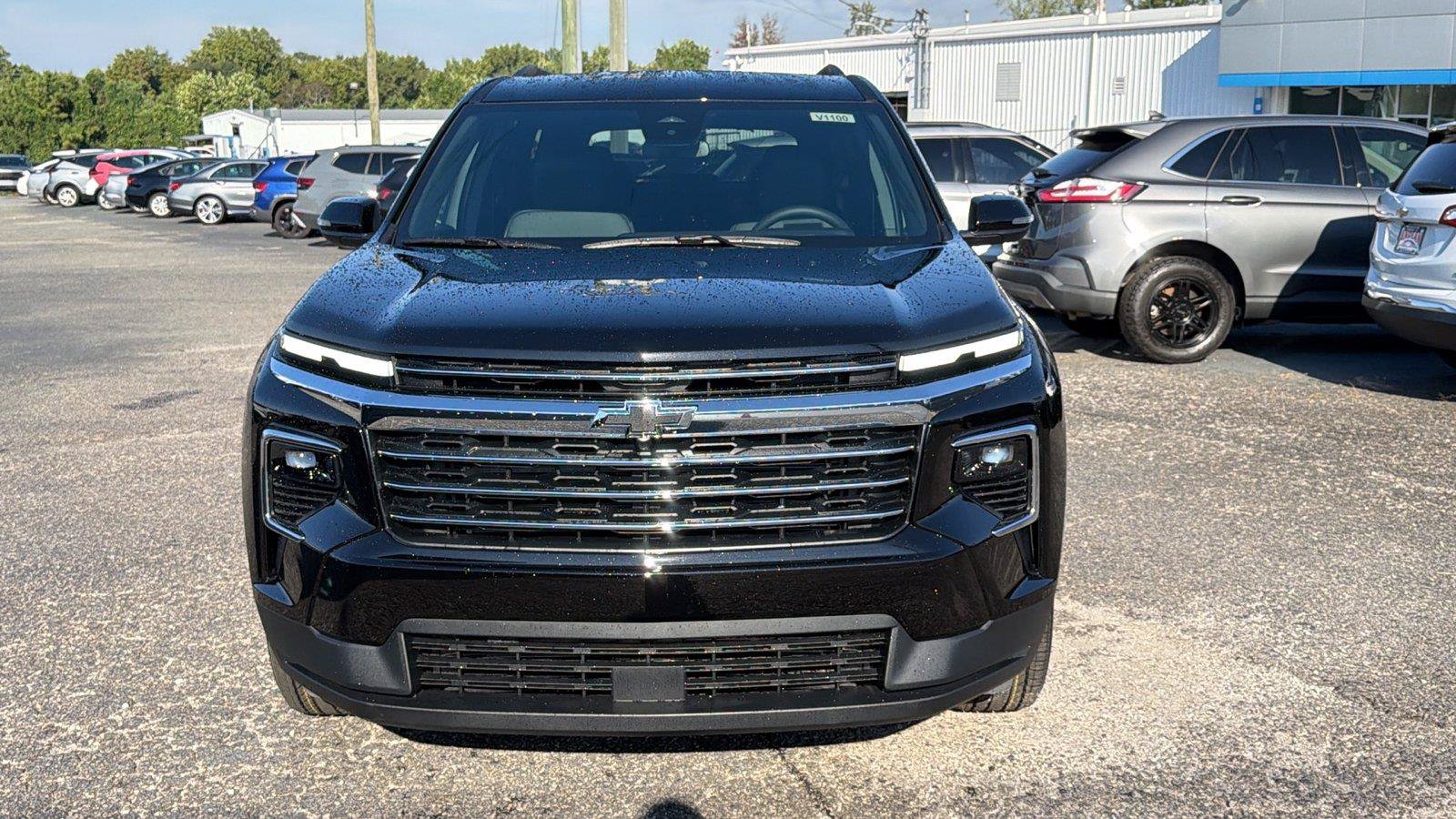 New 2027 Chevrolet Traverse LT FWD image 2