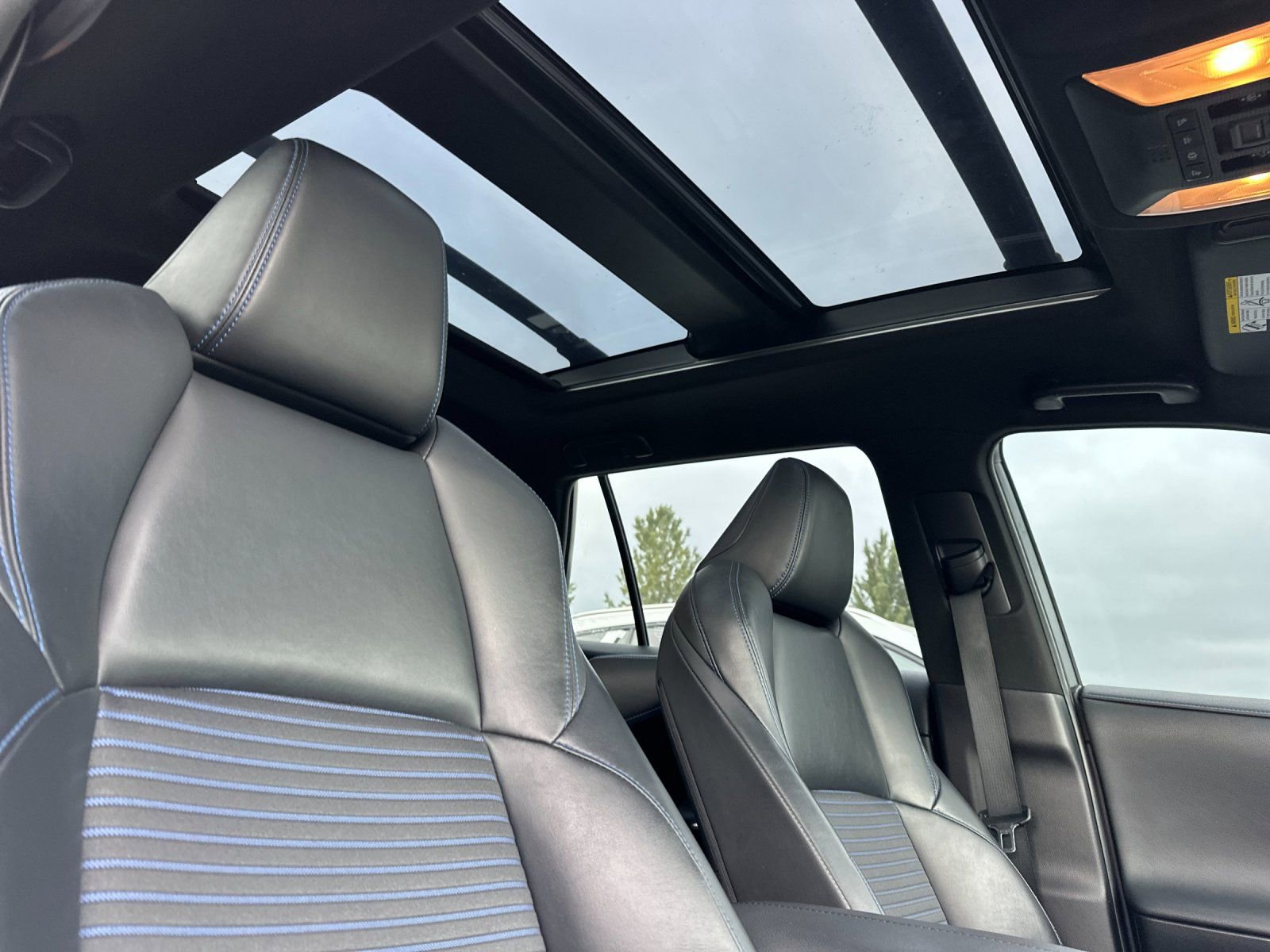 Used 2019 Toyota RAV4 XSE AWD/4WD image 17
