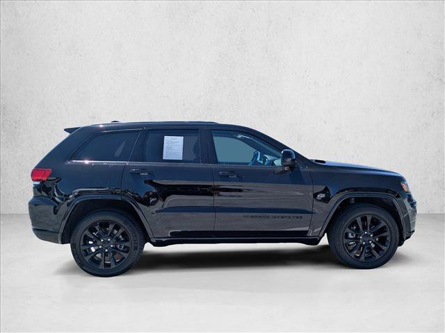Used 2022 Jeep Grand Cherokee Laredo X RWD image 4