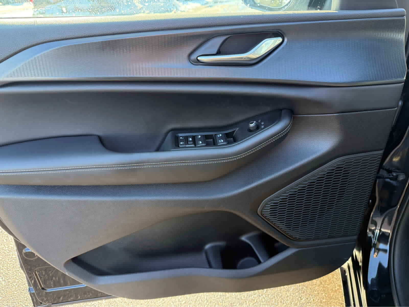 Used 2025 Jeep Grand Cherokee L Laredo w/ Luxury Tech Group I image 12