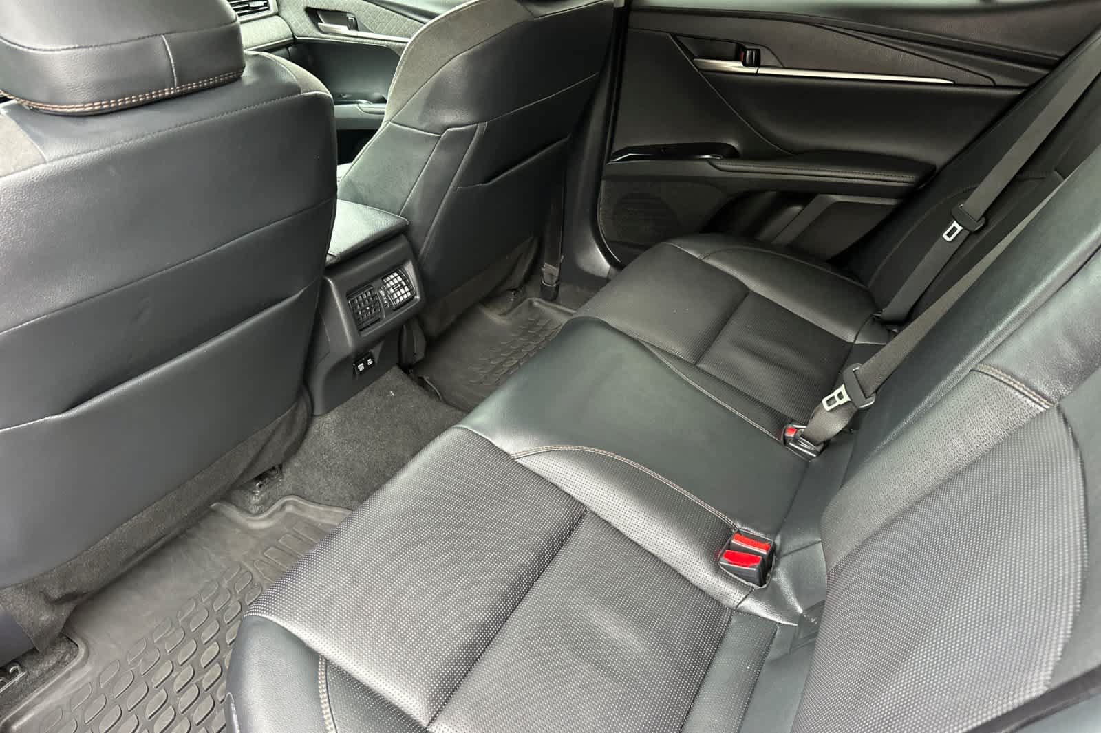 Certified 2025 Toyota Camry XLE AWD/4WD image 4