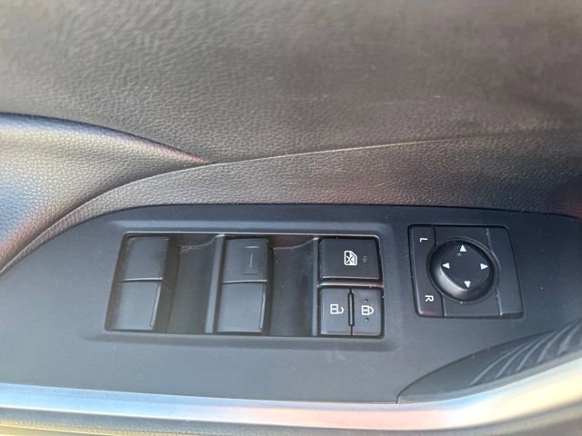 Used 2021 Toyota RAV4 XLE image 25