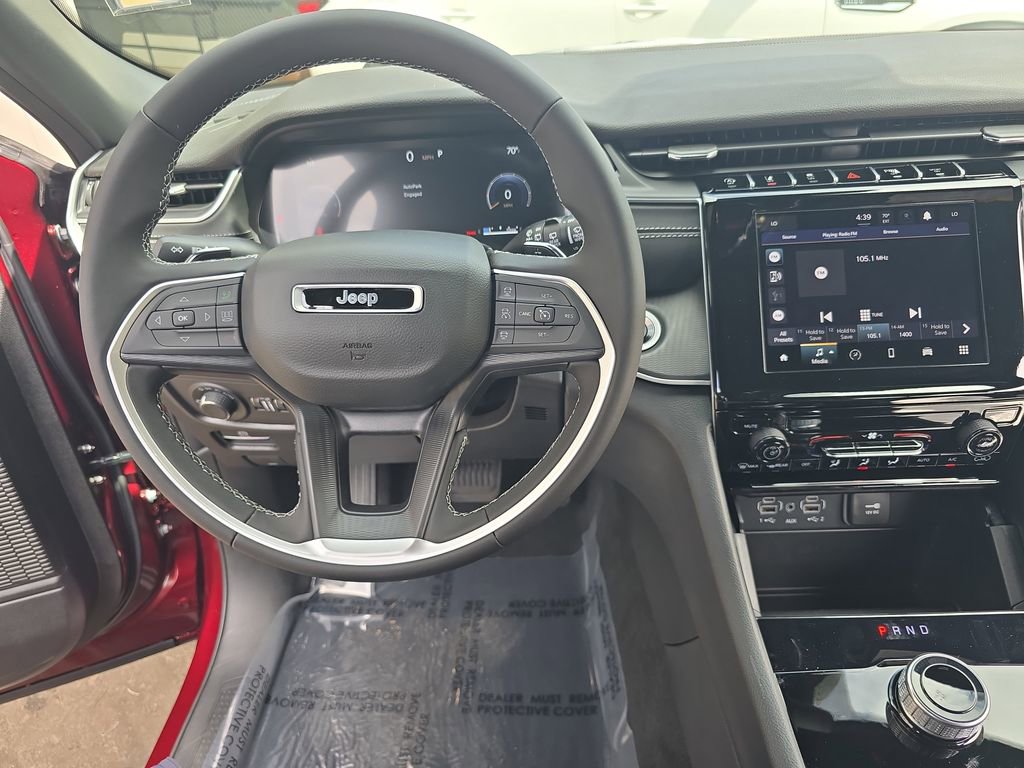 New 2025 Jeep Grand Cherokee Laredo AWD/4WD image 17