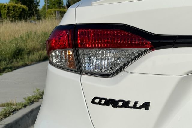 Used 2024 Toyota Corolla SE w/ SE Premium Package FWD image 32