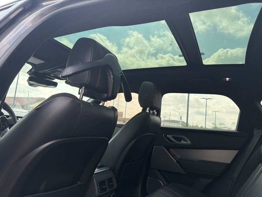 Used 2019 Land Rover Range Rover Velar R-Dynamic SE image 8