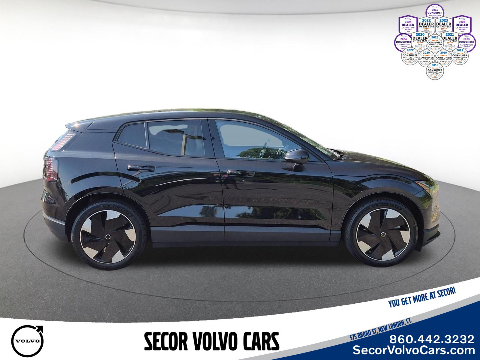 Used 2025 Volvo EX30 Plus w/ Protection Package Premier AWD/4WD image 3