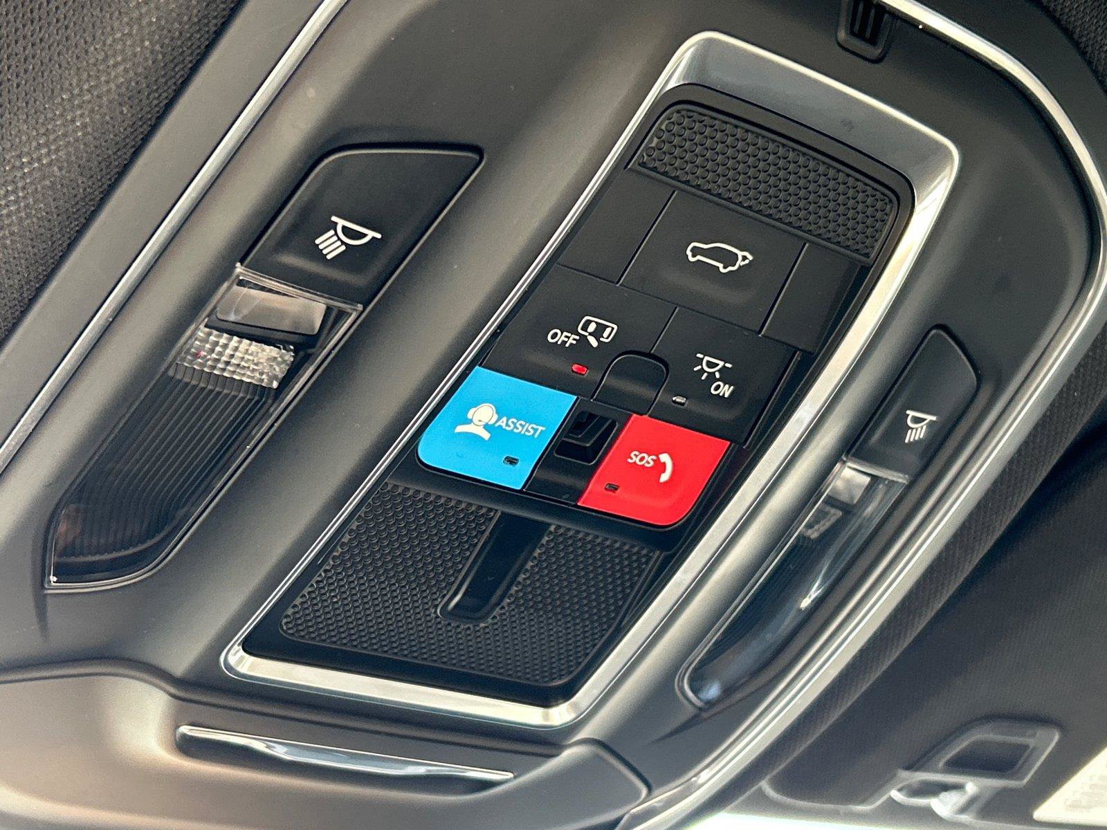 Used 2024 Jeep Grand Cherokee Altitude AWD/4WD image 19