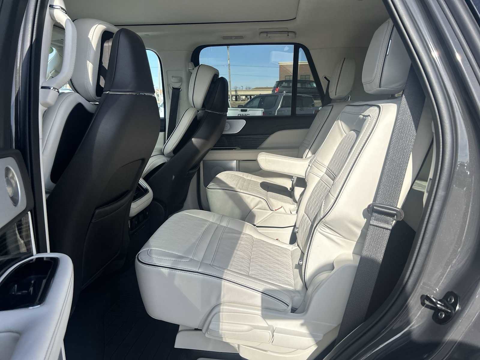 Used 2023 Lincoln Navigator Black Label image 25