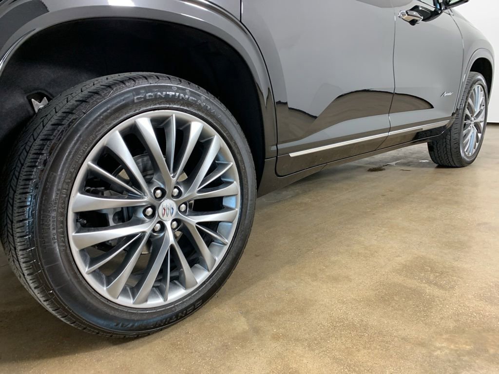 Used 2025 Buick Enclave Avenir w/ Super Cruise Package AWD/4WD image 9