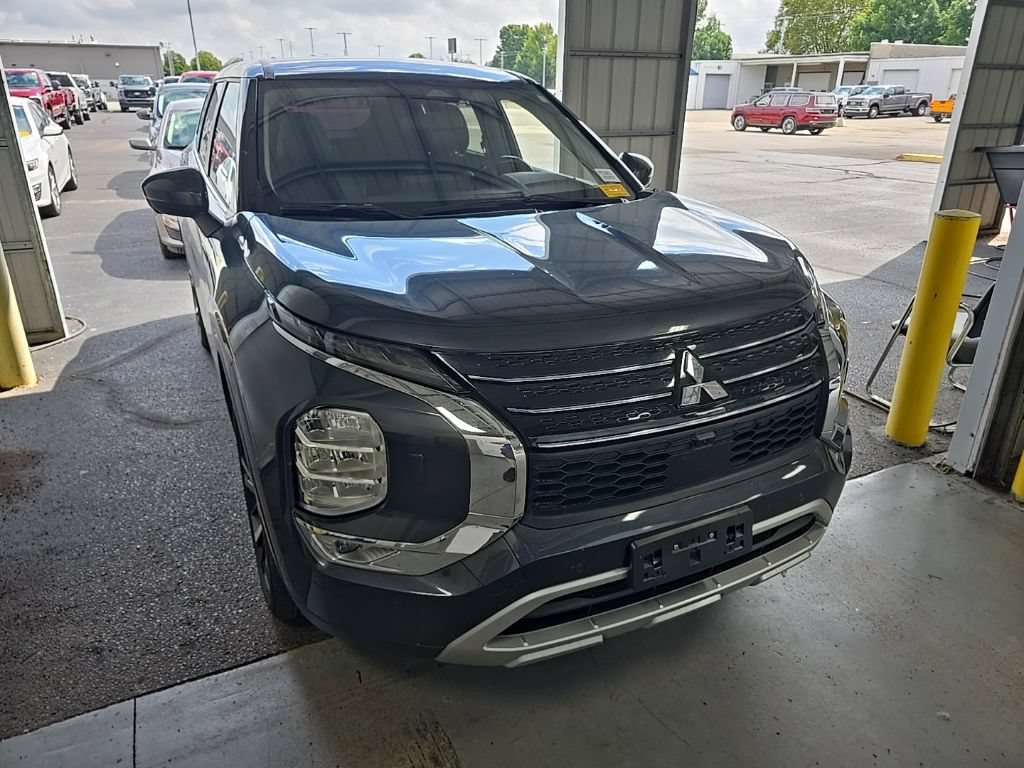 Used 2024 Mitsubishi Outlander SE