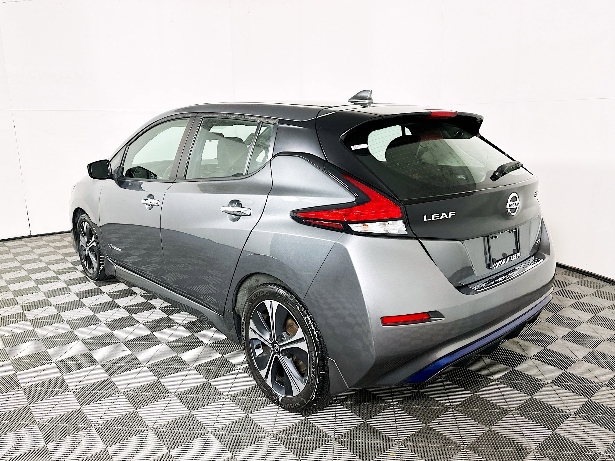 Used 2019 Nissan Leaf SV w/ Protection Package image 5