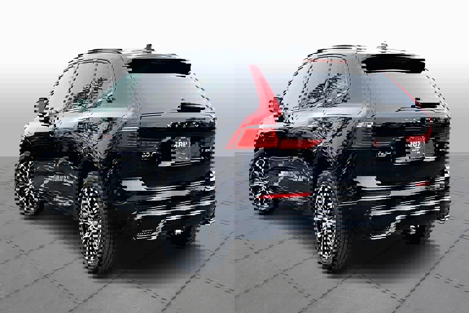 Certified 2024 Volvo XC60 B5 Plus w/ Climate Package image 12