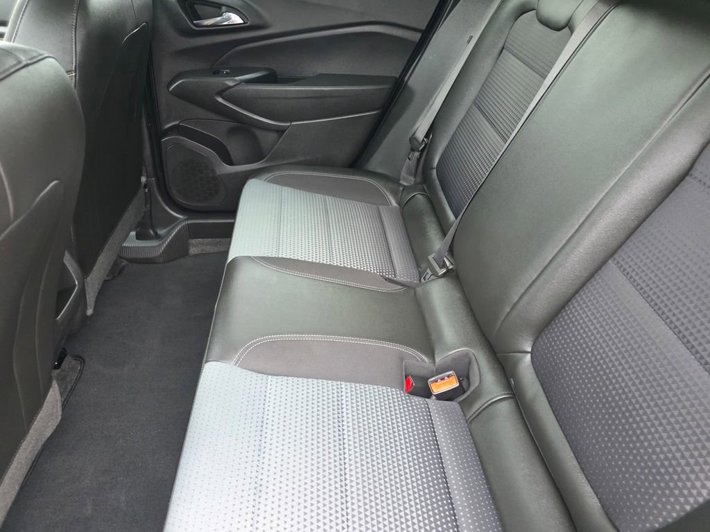 Used 2026 Chevrolet Trax LT FWD image 15