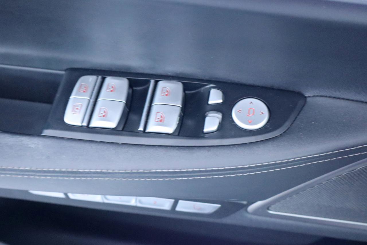 Used 2018 BMW 750i RWD image 29