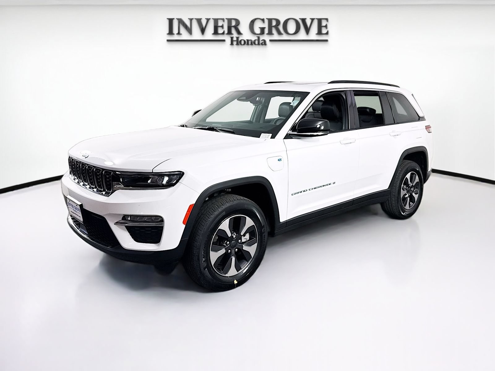 Used 2025 Jeep Grand Cherokee Limited 4xe AWD/4WD image 1
