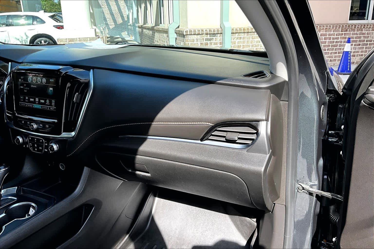 Used 2019 Chevrolet Traverse LT FWD image 19
