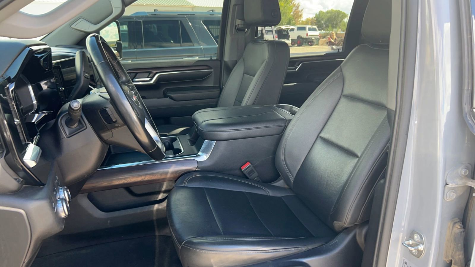 Used 2024 GMC Sierra 3500 SLT w/ SLT Premium Package image 12