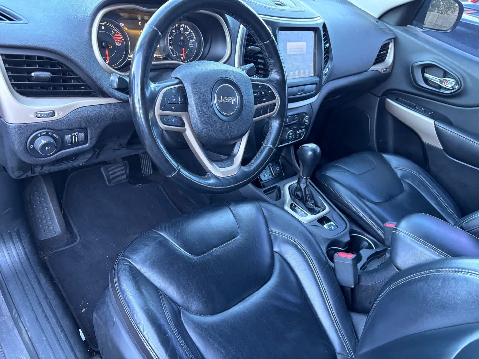 Used 2017 Jeep Cherokee Limited FWD image 9
