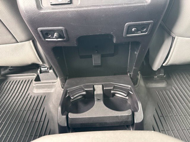 Used 2019 Toyota Sequoia Platinum AWD/4WD image 25