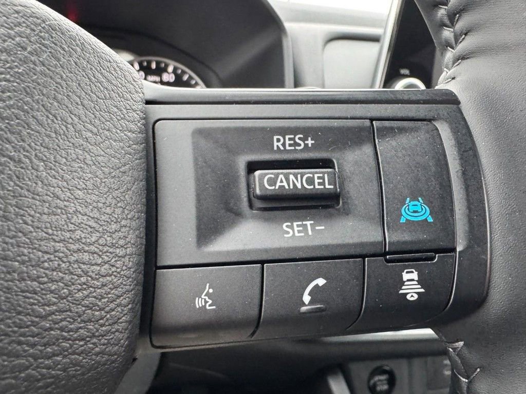 Used 2025 Nissan Rogue SV image 17