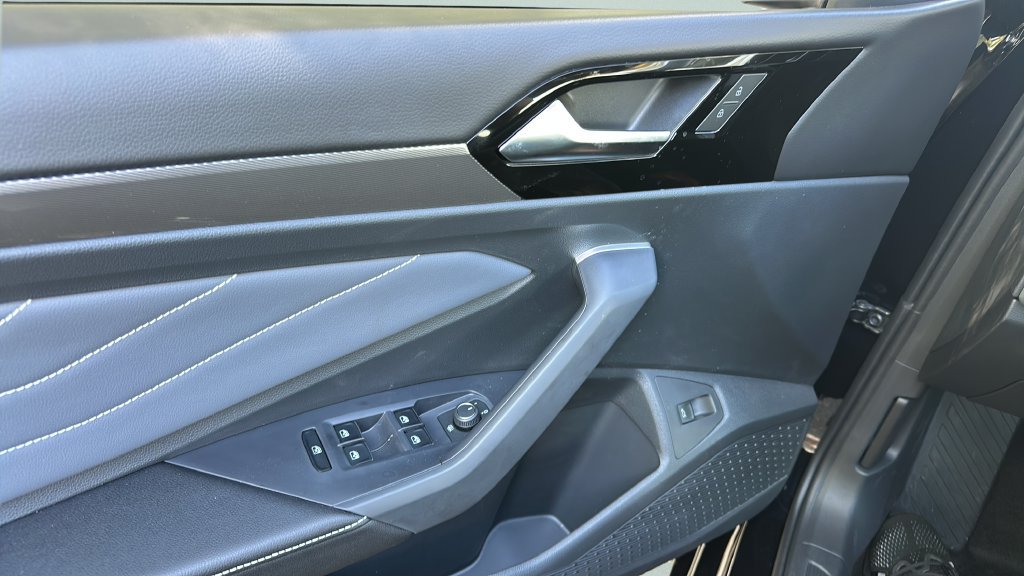 New 2026 Volkswagen Jetta SEL FWD image 23