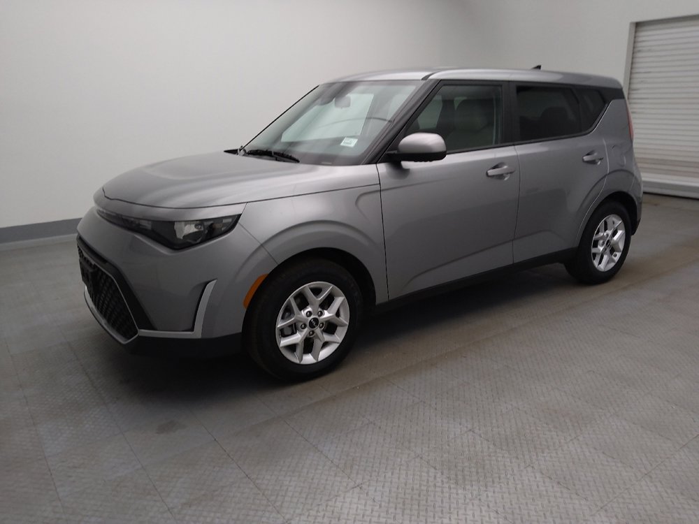 Used 2025 Kia Soul S image 2