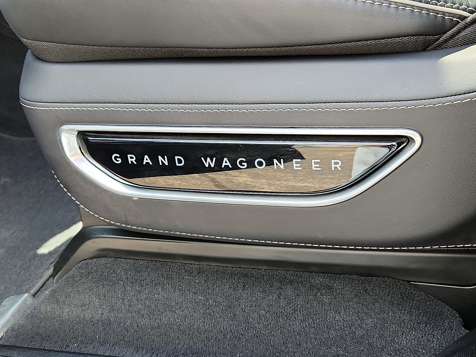 Certified 2024 Jeep Grand Wagoneer Series II w/ Quick Order Packagew 28T AWD/4WD image 17