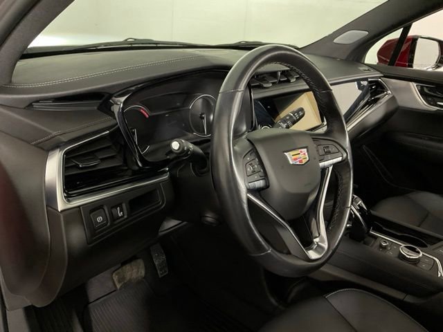 Used 2024 Cadillac XT6 Premium Luxury image 16