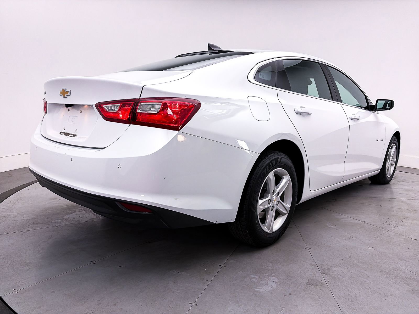Used 2025 Chevrolet Malibu LS image 13