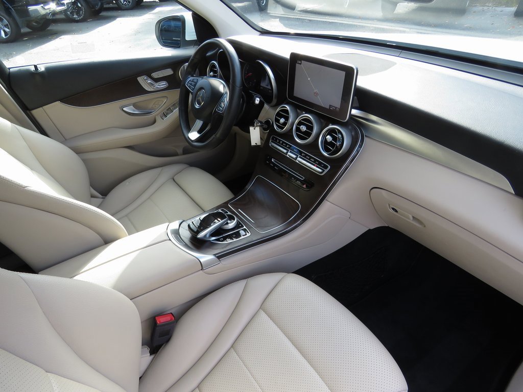 Used 2019 Mercedes-Benz GLC 300 4MATIC image 15