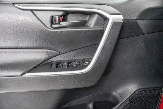 Certified 2020 Toyota RAV4 LE w/ Carpet Mat Package FWD image 19