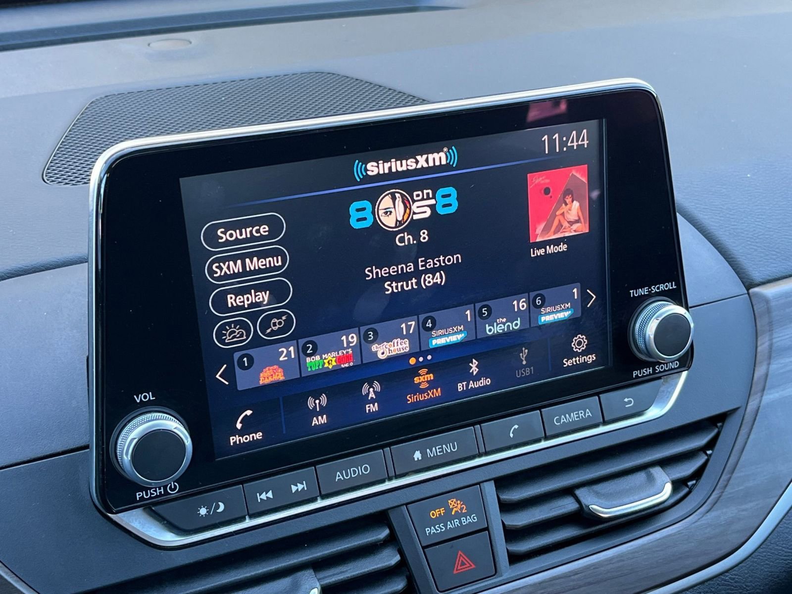 Used 2025 Nissan Altima 2.5 SV image 18