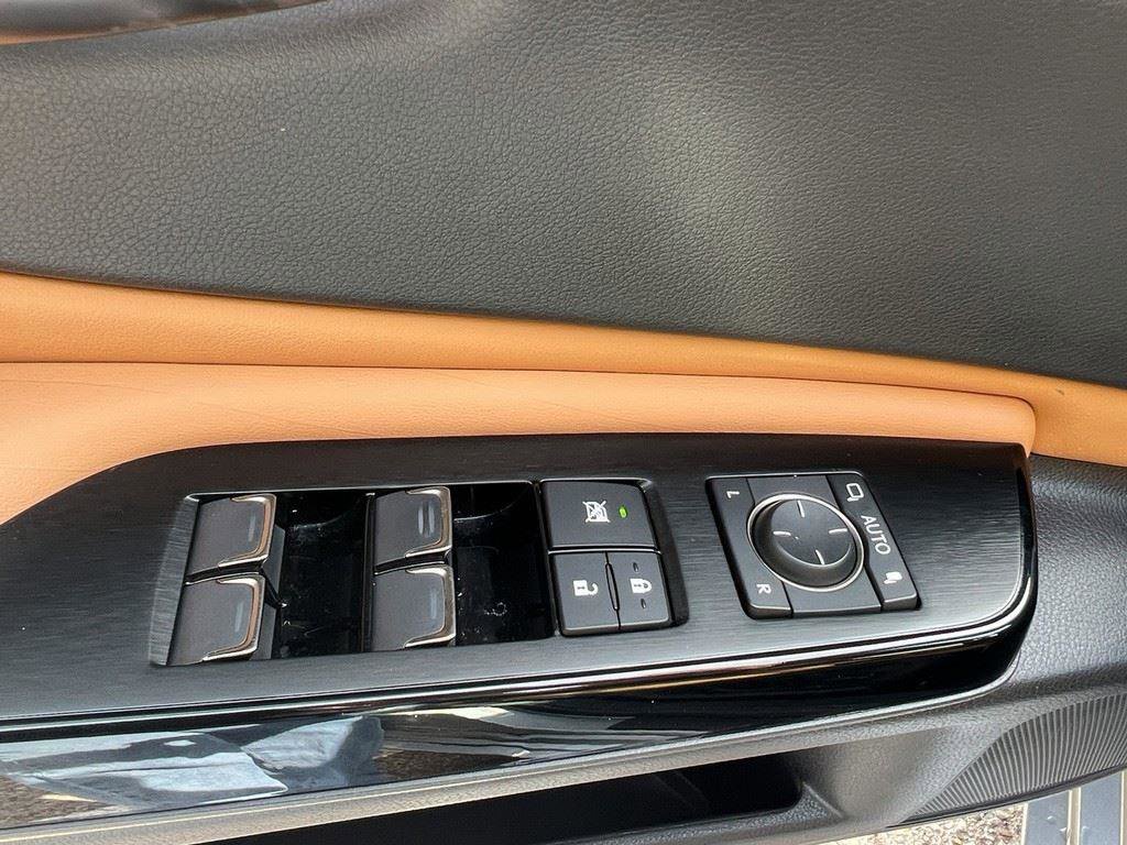 Used 2022 Lexus ES 350 Ultra Luxury image 17
