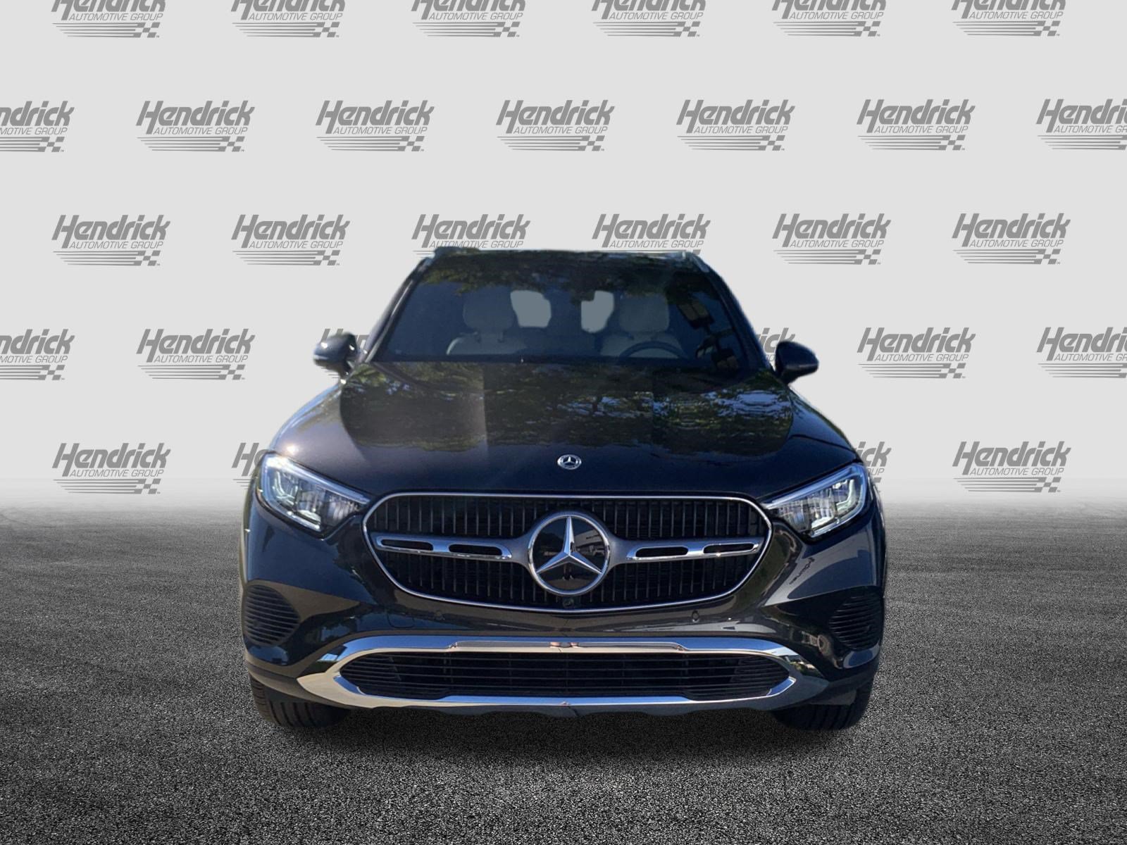Used 2024 Mercedes-Benz GLC 300 image 3