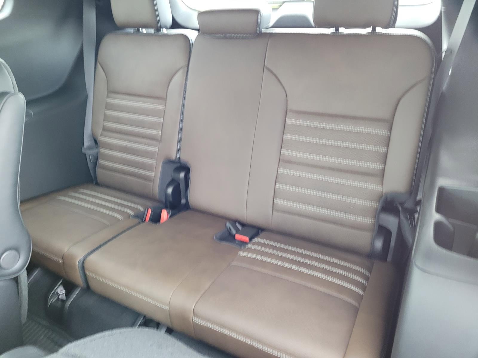 New 2026 GMC Acadia Denali Ultimate w/ LPO, Floor Liner Package AWD/4WD image 13