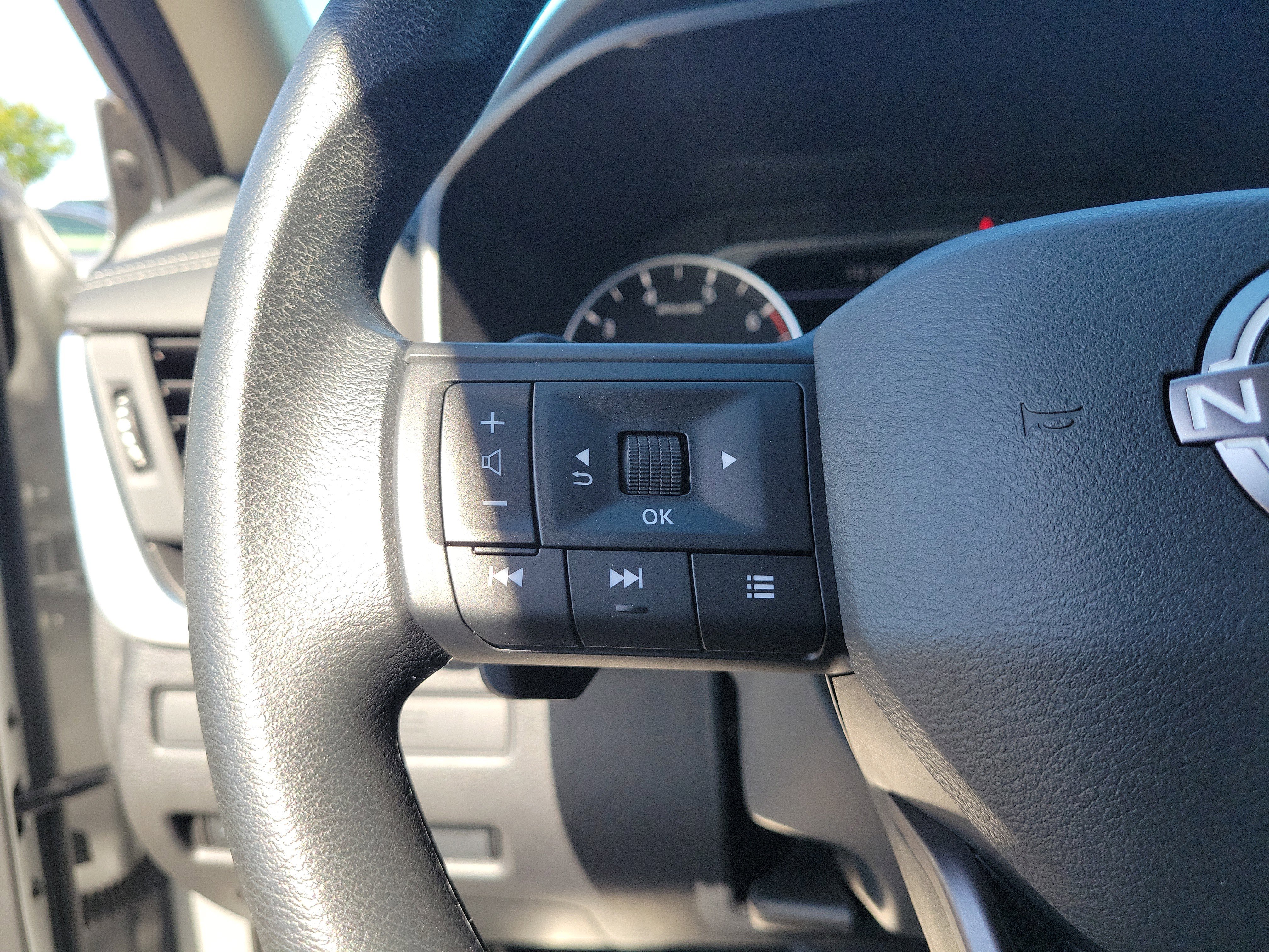 Certified 2025 Nissan Rogue S FWD image 20