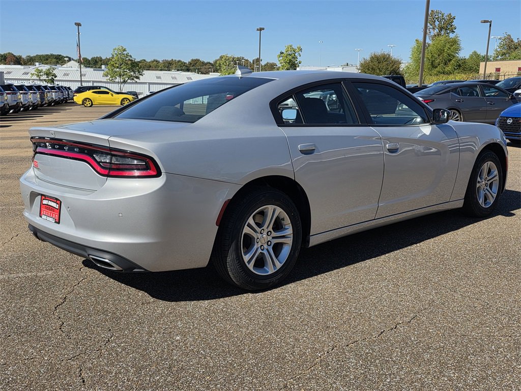 Used 2023 Dodge Charger SXT image 3