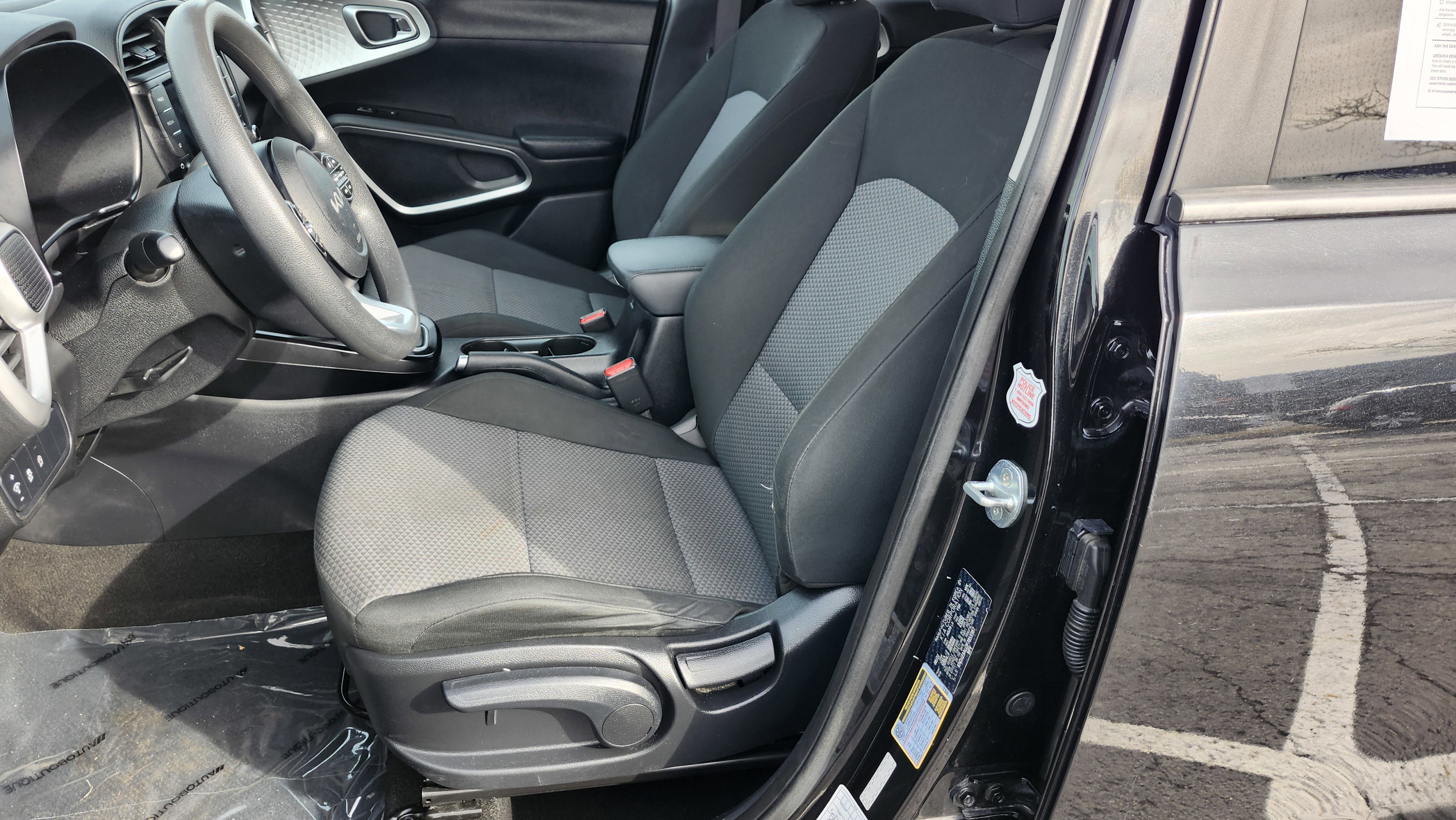 Used 2023 Kia Soul LX w/ Option Group 015 image 21