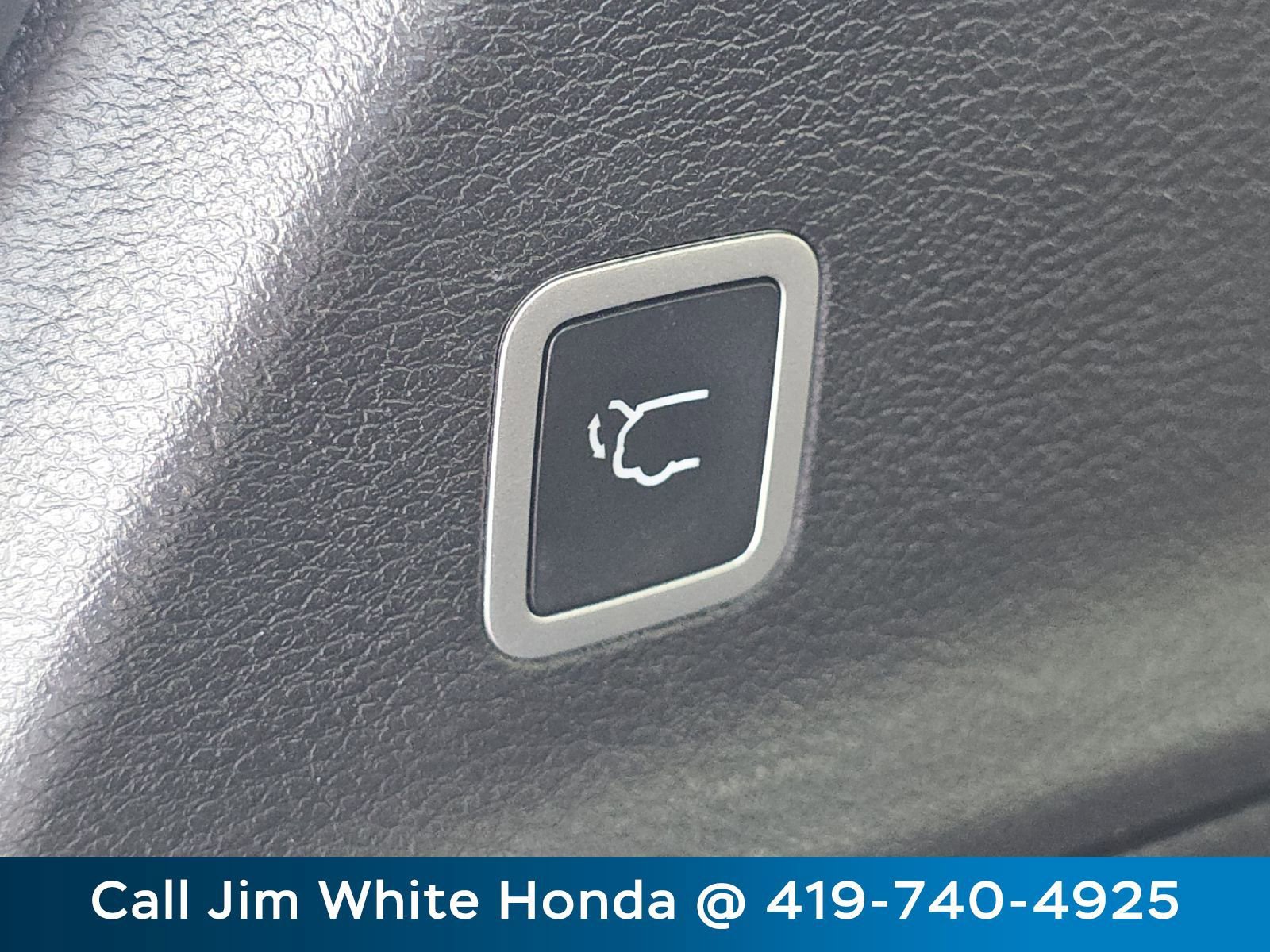 Used 2021 Chrysler Pacifica Limited w/ Uconnect Theater Family Group AWD/4WD image 20