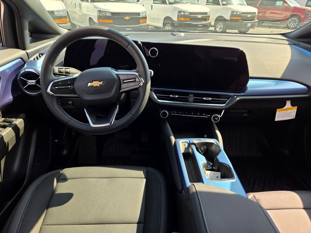 New 2026 Chevrolet Equinox EV LT AWD/4WD image 14