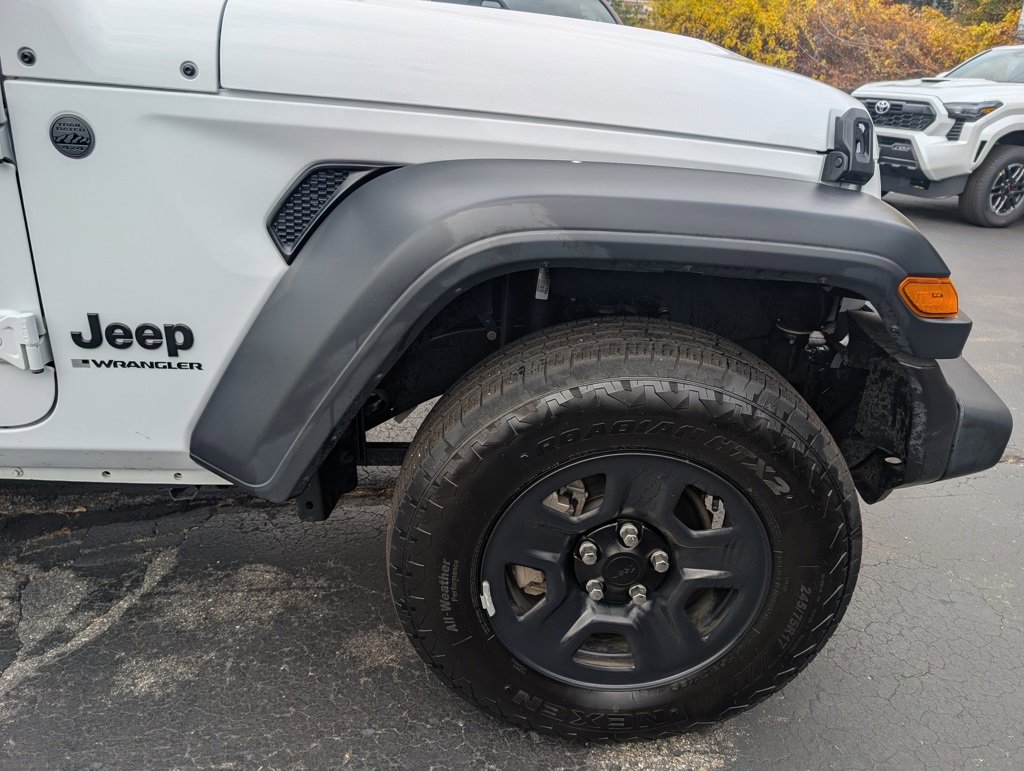 Used 2025 Jeep Wrangler Sport image 11