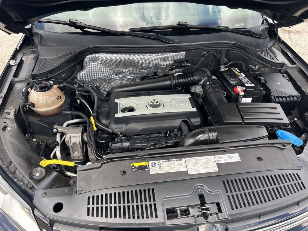 Used 2018 Volkswagen Tiguan Limited image 16