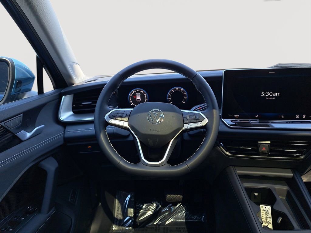 New 2025 Volkswagen Tiguan SE image 22