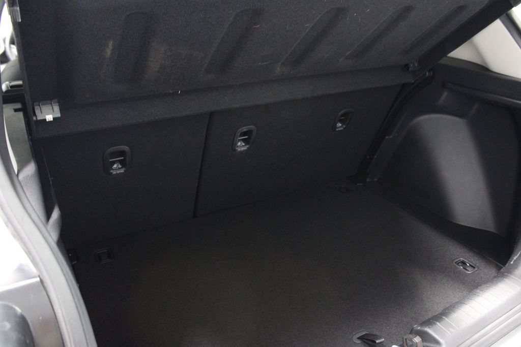 Used 2023 Hyundai Venue SEL FWD image 17