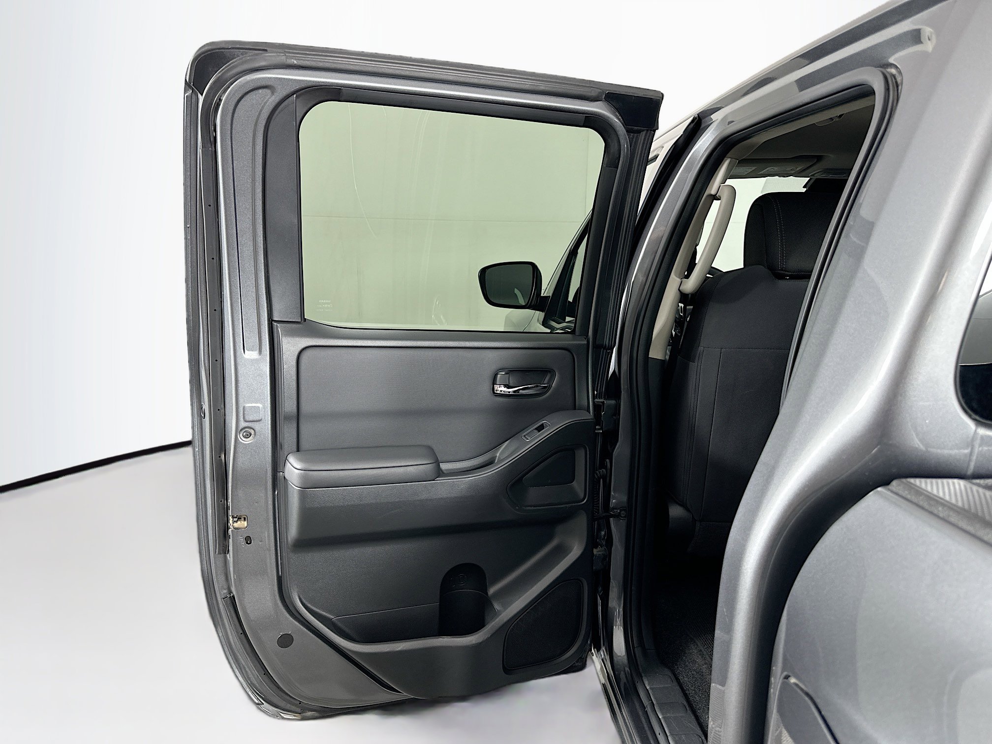 Used 2024 Nissan Frontier SV image 24