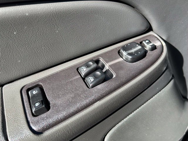 Used 2004 Chevrolet Silverado 2500 LS RWD image 26
