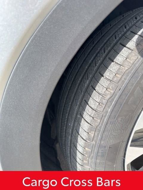 Used 2025 Toyota Highlander XLE image 28